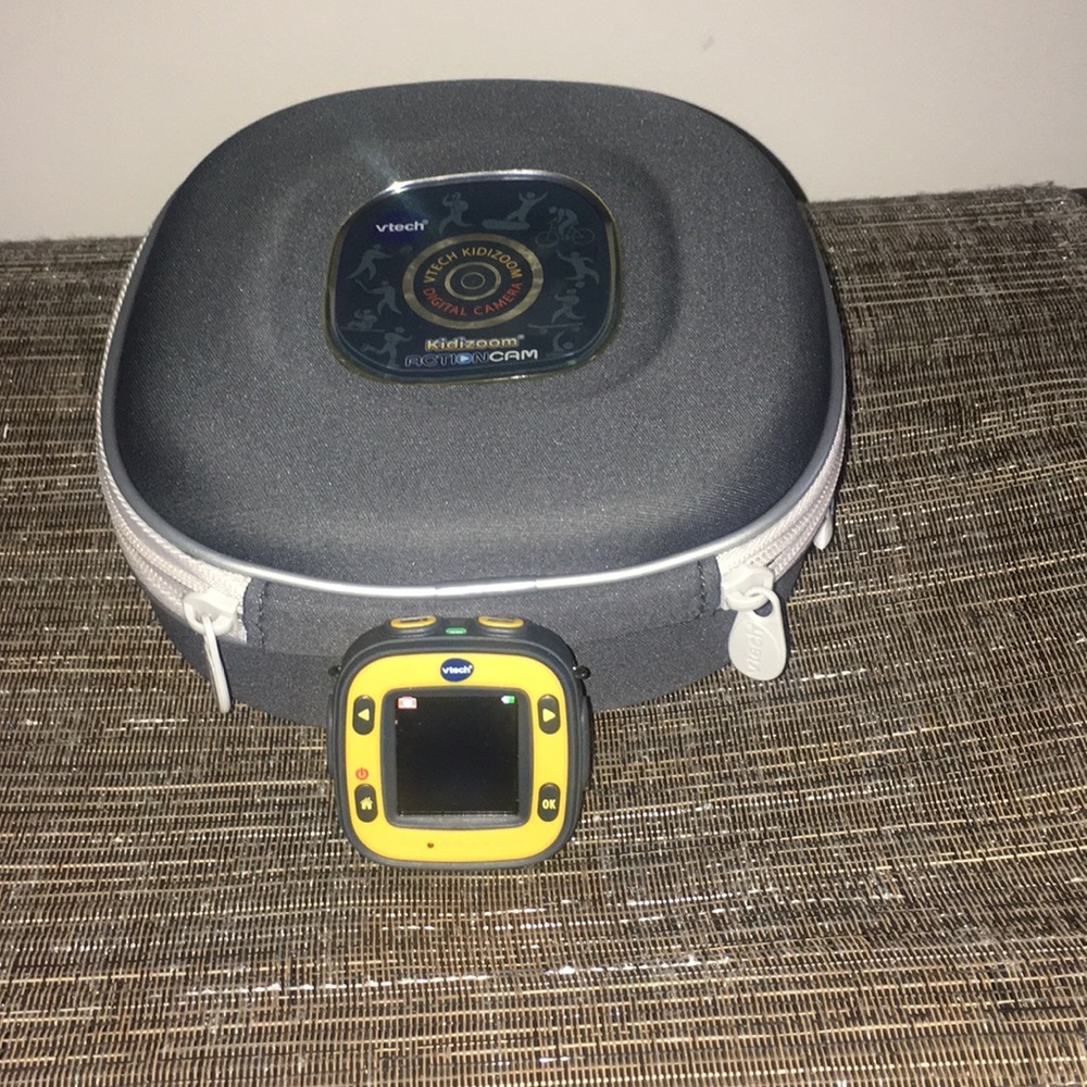 Kidizoom action cam with Vtech case.